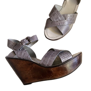 Theory Gray Sabrina Wedge Sandals size 40 crocodile pattern wooden platform heel